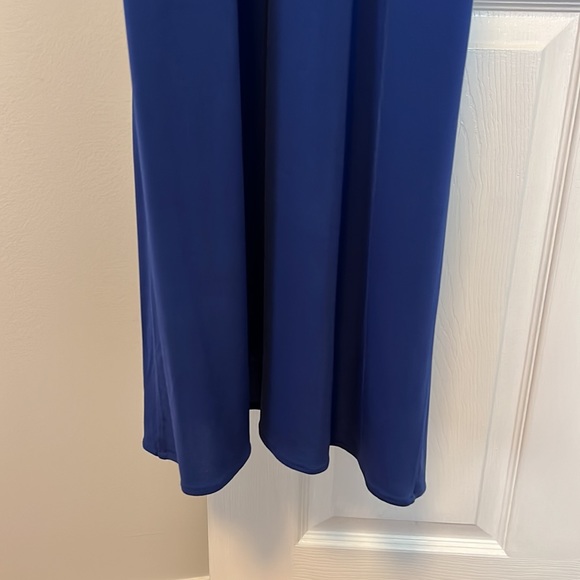 Formal/Evening Gown - Picture 8 of 9